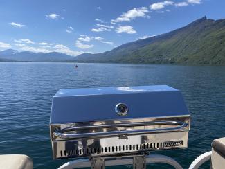 6.Location BBQ Boat